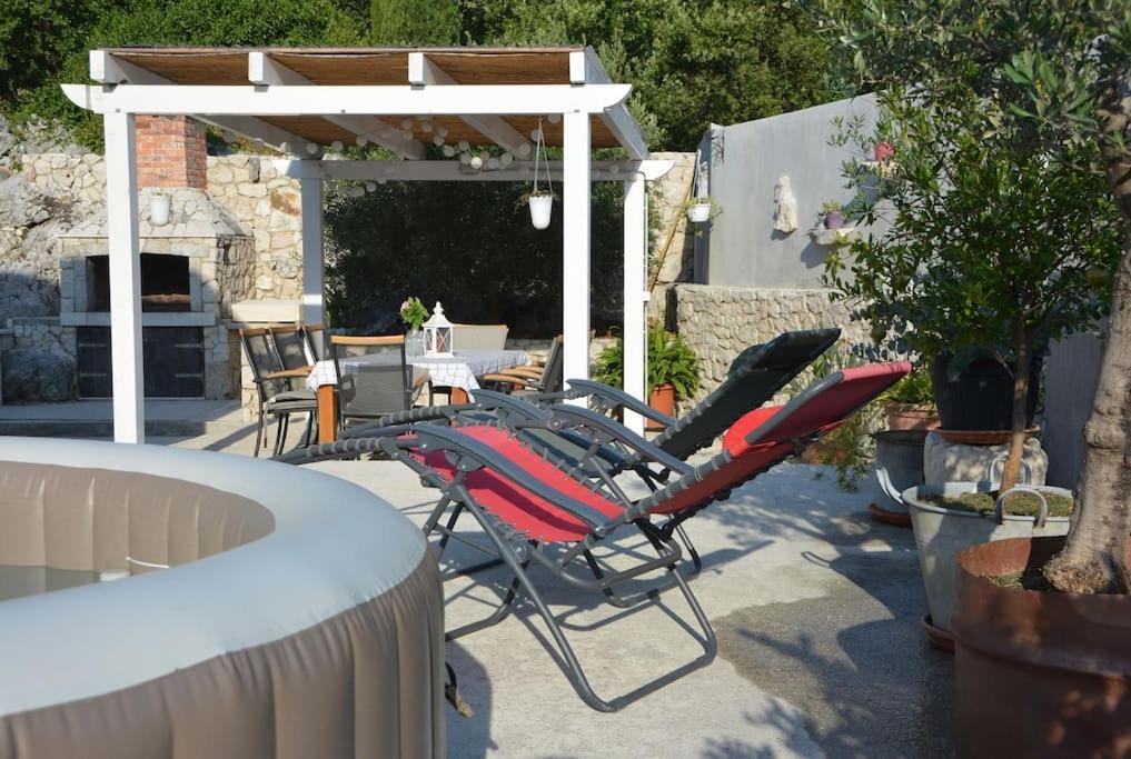 Nima Apartment